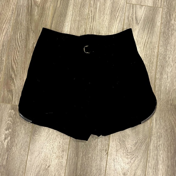 Fashion Nova Sliver zipper black shorts - size medium - Picture 2 of 2